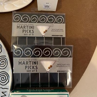 Wilton “Reggae” 12 1/2” platter, gravy boats, martini picks. Etc