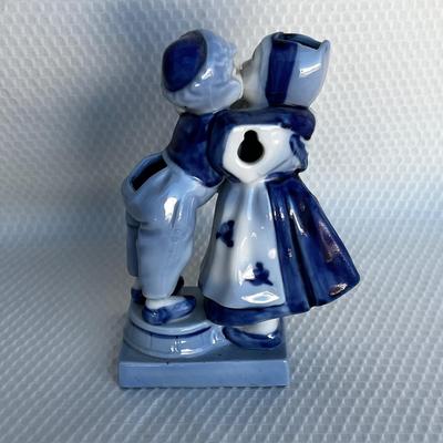 Lot 89 Dutch boy & Girl wall Toothbrush holder