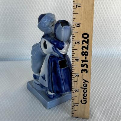 Lot 89 Dutch boy & Girl wall Toothbrush holder