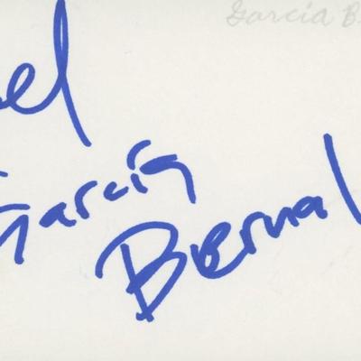 Gael García Bernal signature cut