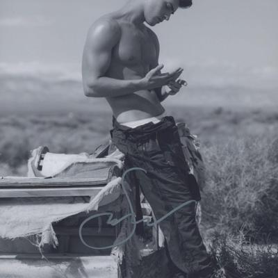 Gregg Sulkin signed photo
