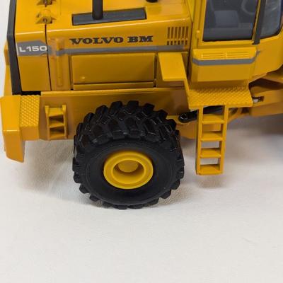 NZG 1/50 No.359 Volvo BM L 150 Wheel Loader