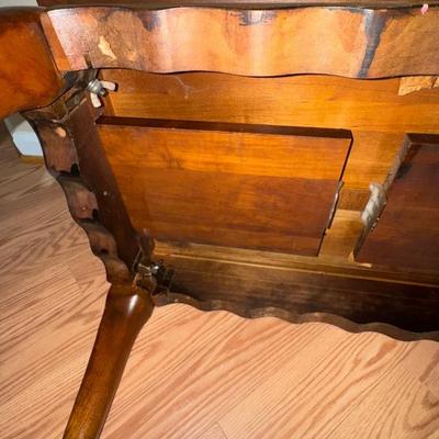 036 Pair of Vintage Mahogany Tea Tables with Pullout