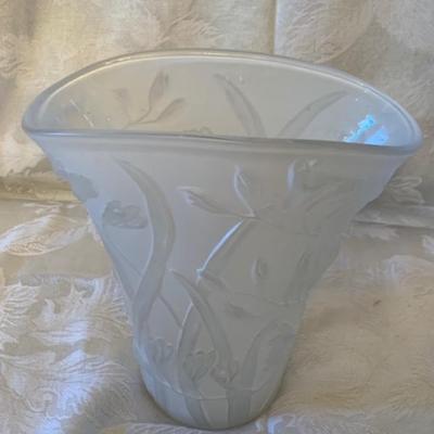 Phoenix sculpture artware opaque wire vase