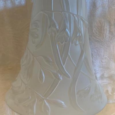 Phoenix sculpture artware opaque wire vase