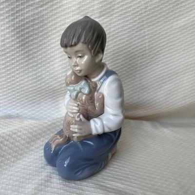 Lot 93 Lladro Boy Figure