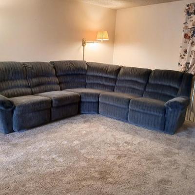 Sectional sofa with two end recliners
