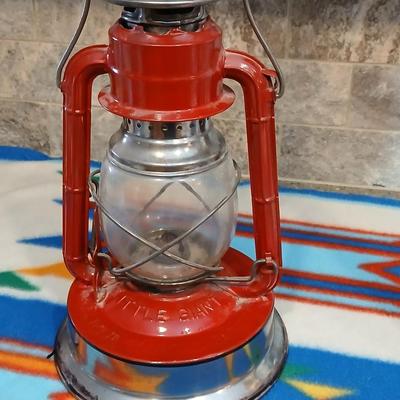 Nice Deitz Little Giant lantern