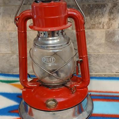 Nice Deitz Little Giant lantern
