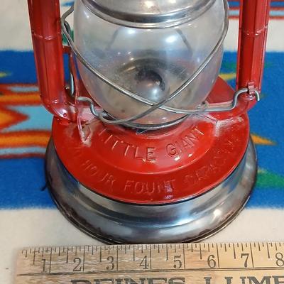 Nice Deitz Little Giant lantern