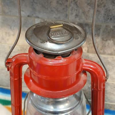 Nice Deitz Little Giant lantern