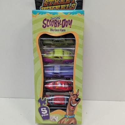 Street Wheels Cartoon Network Scooby-Doo Die-Cast Cars 1/64 Scale
