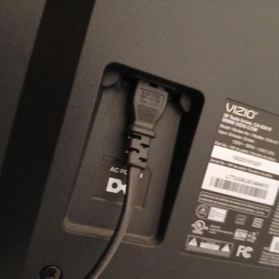 Working 32" Vizio smart Television with remote control