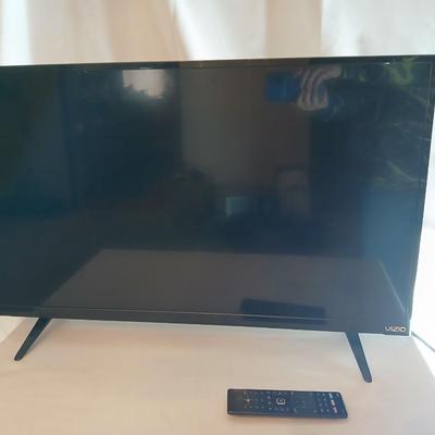Working 32" Vizio smart Television with remote control