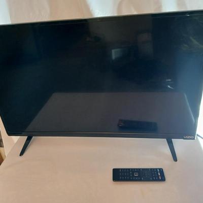 Working 32" Vizio smart Television with remote control