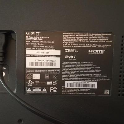 Working 32" Vizio smart Television with remote control