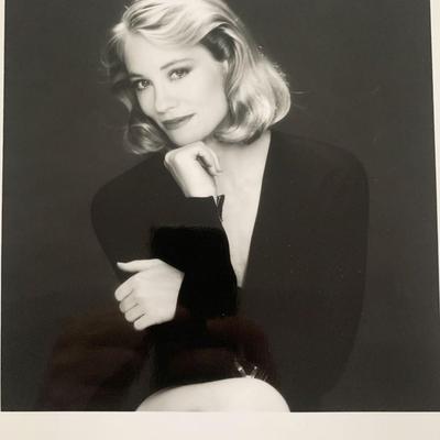 Cybill Shepherd signed photo