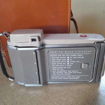 Excellent 1961 Polaroid J33 Land Camera with case