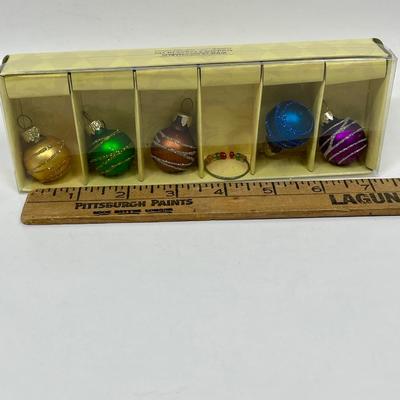 Mixed Lot - Home Decor - Eggs, Ornaments, Glass Bowl