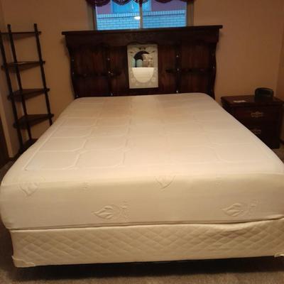 Queen size bed with beautiful wooden headboard - mattress and boxsprings