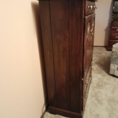Chest of Drawers with center storage shelving