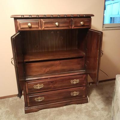 Chest of Drawers with center storage shelving