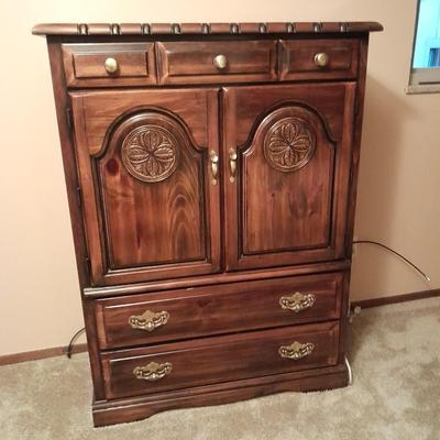 Chest of Drawers with center storage shelving