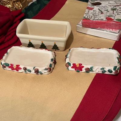Lenox Holiday Tablecloths & More Decor (BD-RG)