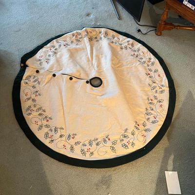 Xmas Tree Stand + Skirt, Wreaths, Tree, Stockings & More (BD-RG)