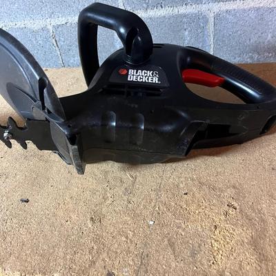 Poulan Chainsaw, Blower & Black & Decker Hedge Trimmer (BWS-MG)