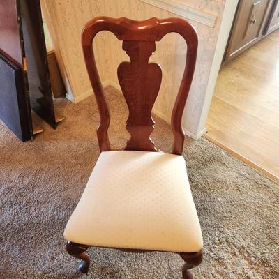 American Drew Dining Room Table & 4 Chairs 66x43 + 2 15" Leaves includes Pads