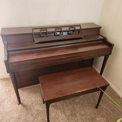 Cable Nelson Spinet Piano w Bench & Sheet Music