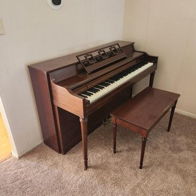 Cable Nelson Spinet Piano w Bench & Sheet Music