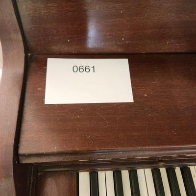 Cable Nelson Spinet Piano w Bench & Sheet Music