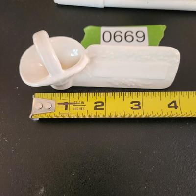 12 Vintage Porcelain Basket Place Card