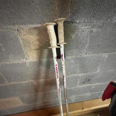Völkl Skis, Ski Boots & Flexible Flyer (BWS-MG)