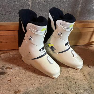 Völkl Skis, Ski Boots & Flexible Flyer (BWS-MG)