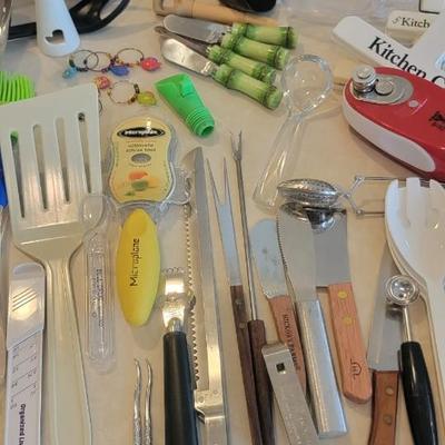 Miscellaneous kitchen utensils, serving pieces