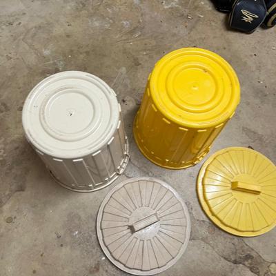 Rolling Trashcan & More (G-RG)