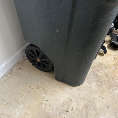 Rolling Trashcan & More (G-RG)