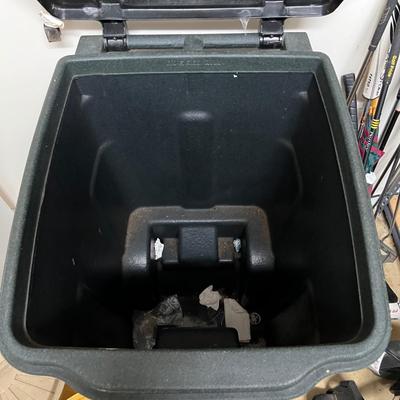 Rolling Trashcan & More (G-RG)