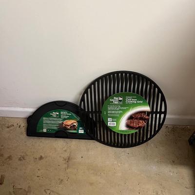 Big Green Egg Cast Iron Cooking Grid & Half Moon Griddle (K-RG)