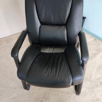 Large Sturdy Oversize Chair