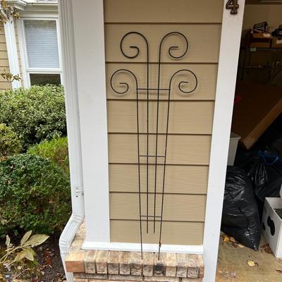 Shepherd's Hooks, Trellis, Hanging Baskets & Bird Feeders (G-RG)