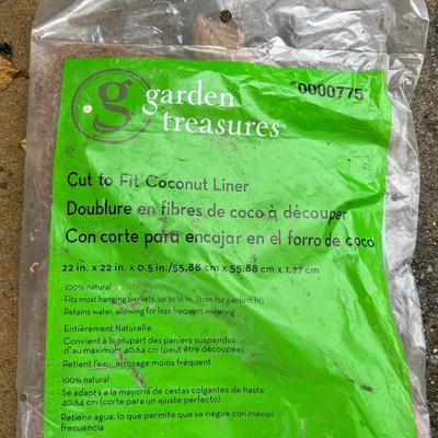 Shepherd's Hooks, Trellis, Hanging Baskets & Bird Feeders (G-RG)