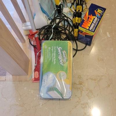 Miscellaneous cleaning items
