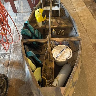 8 foot wooden camouflage canoe with access