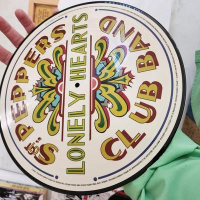 The Beatles Lot, Sgt. Pepper's Lonely Hearts Club band Picture Disc