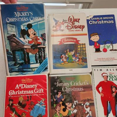 Lot of Vintage VHS Movies w Clamshells Christmas Disney Charlie Brown