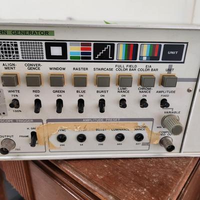 Leader Lcg-400 Ntsc Pattern Generator Powers up
